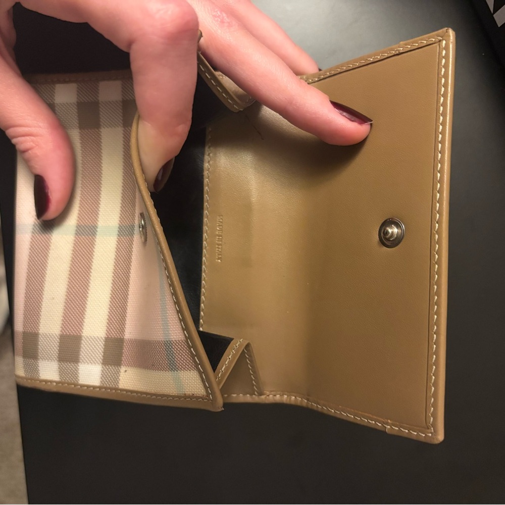 Burberry Tan and Cream Checkered Wallet - Picture 5 of 7